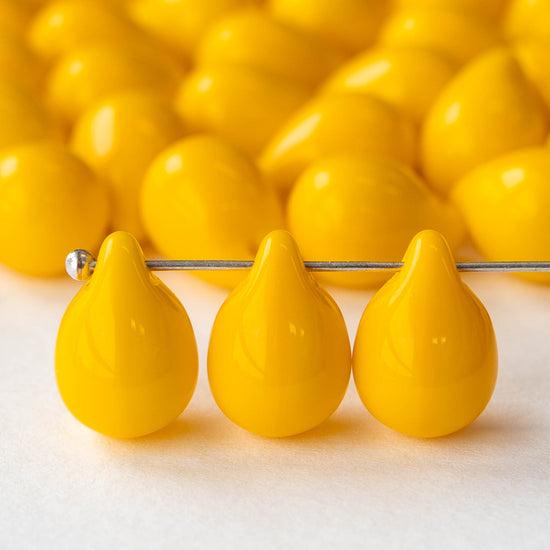 10x14mm Glass Teardrop Beads - Opaque Yellow - 12 beads
