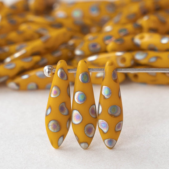16mm Dagger Beads - Opaque Yellow Vitrail  - 50 beads