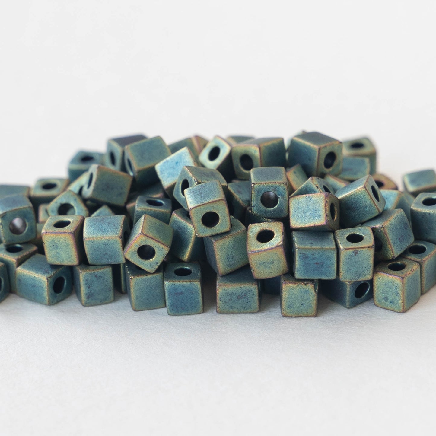 4mm Miyuki Cube Beads - Metallic Matte Verde Gris - 20 grams