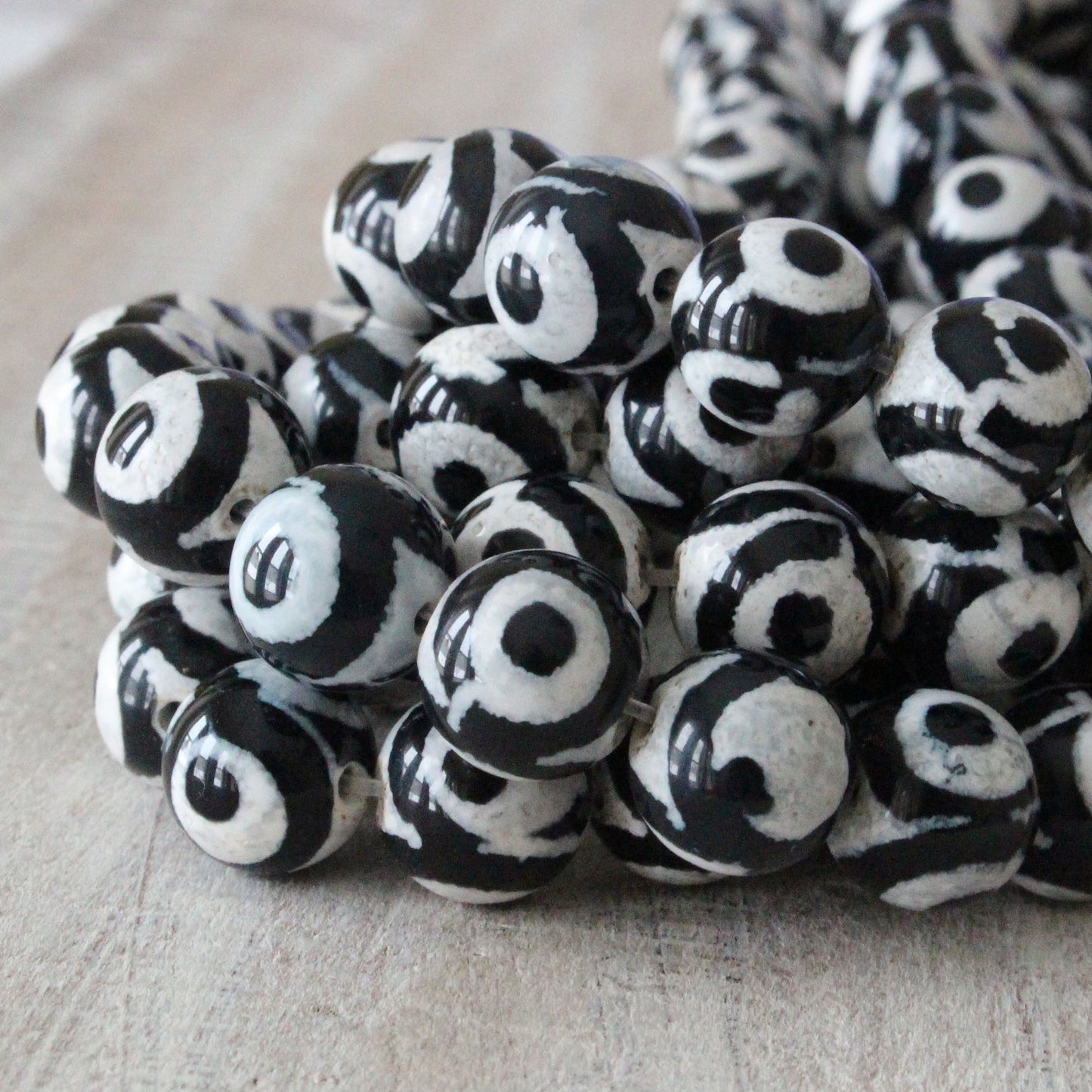 10mm Black and White Agate Beads - 16 Inches