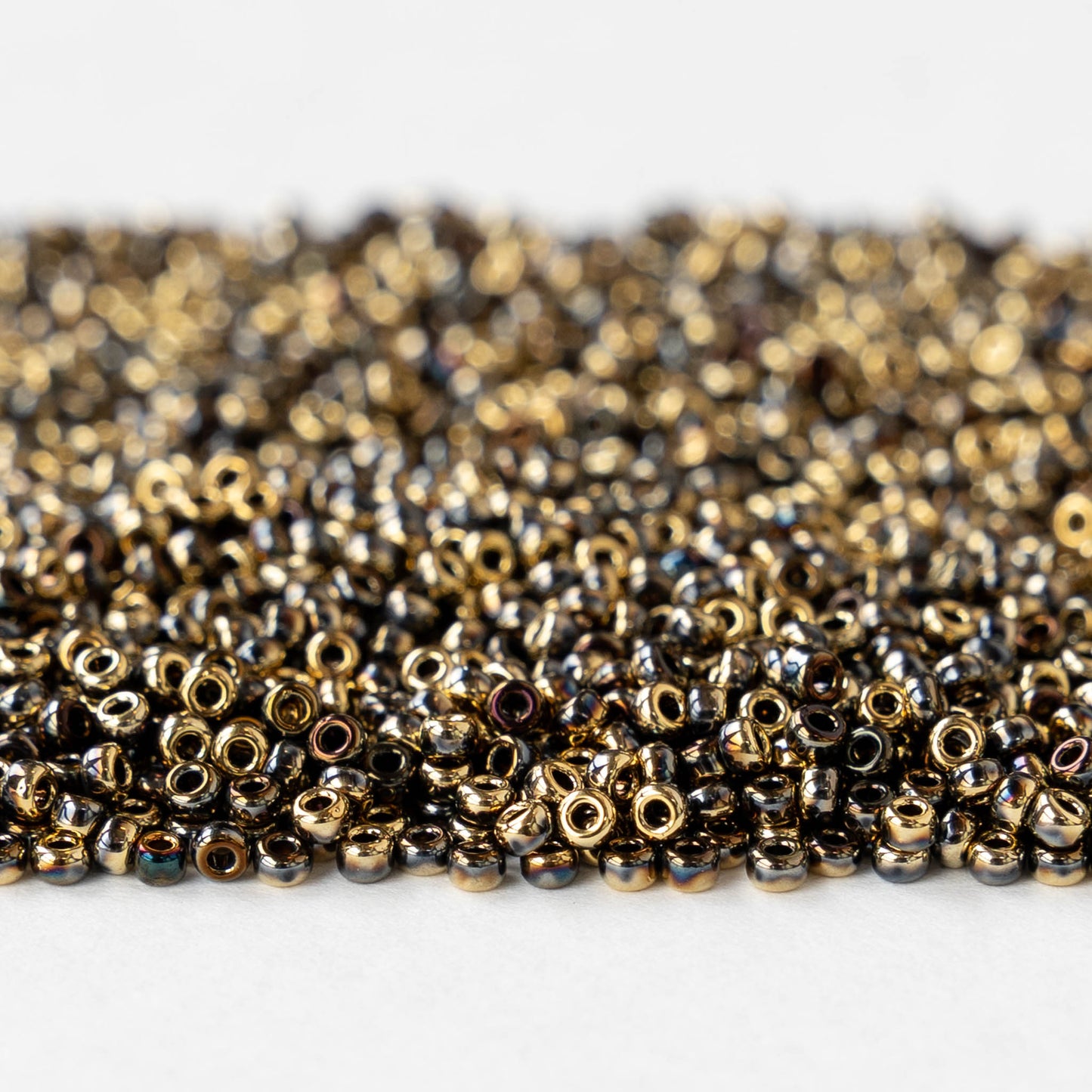 11/0 Seed Beads - Black and Gold - 10 grams