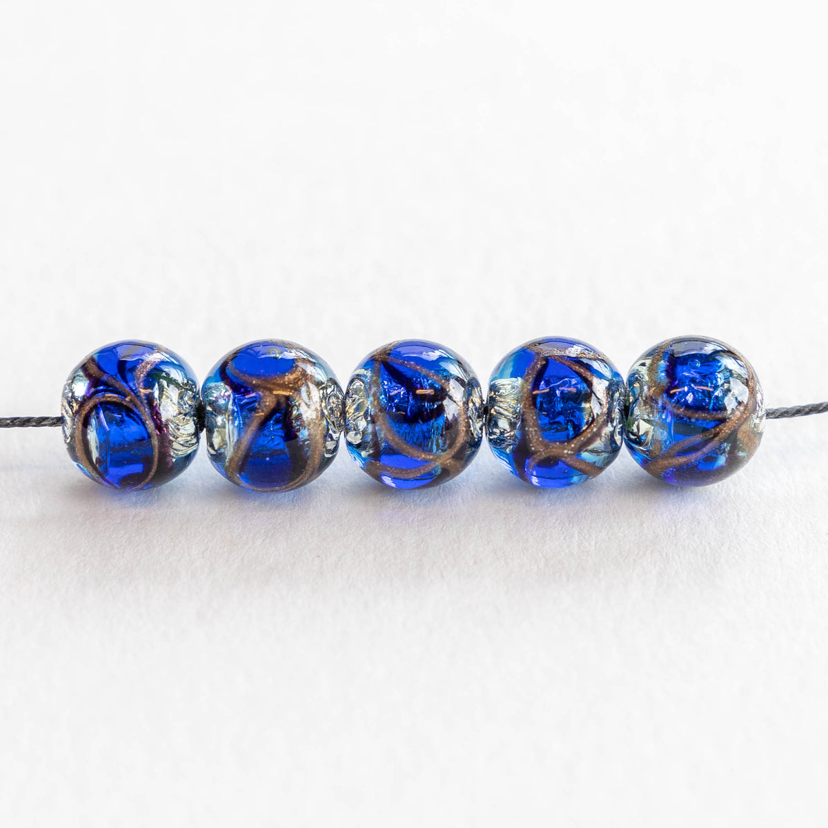 MIC Sky Blue Gold Silver Foil Alphabet Lampwork Glass Beads With Large Hole  For B Pretty Beads For Bracelets From Xuan16888, $0.41