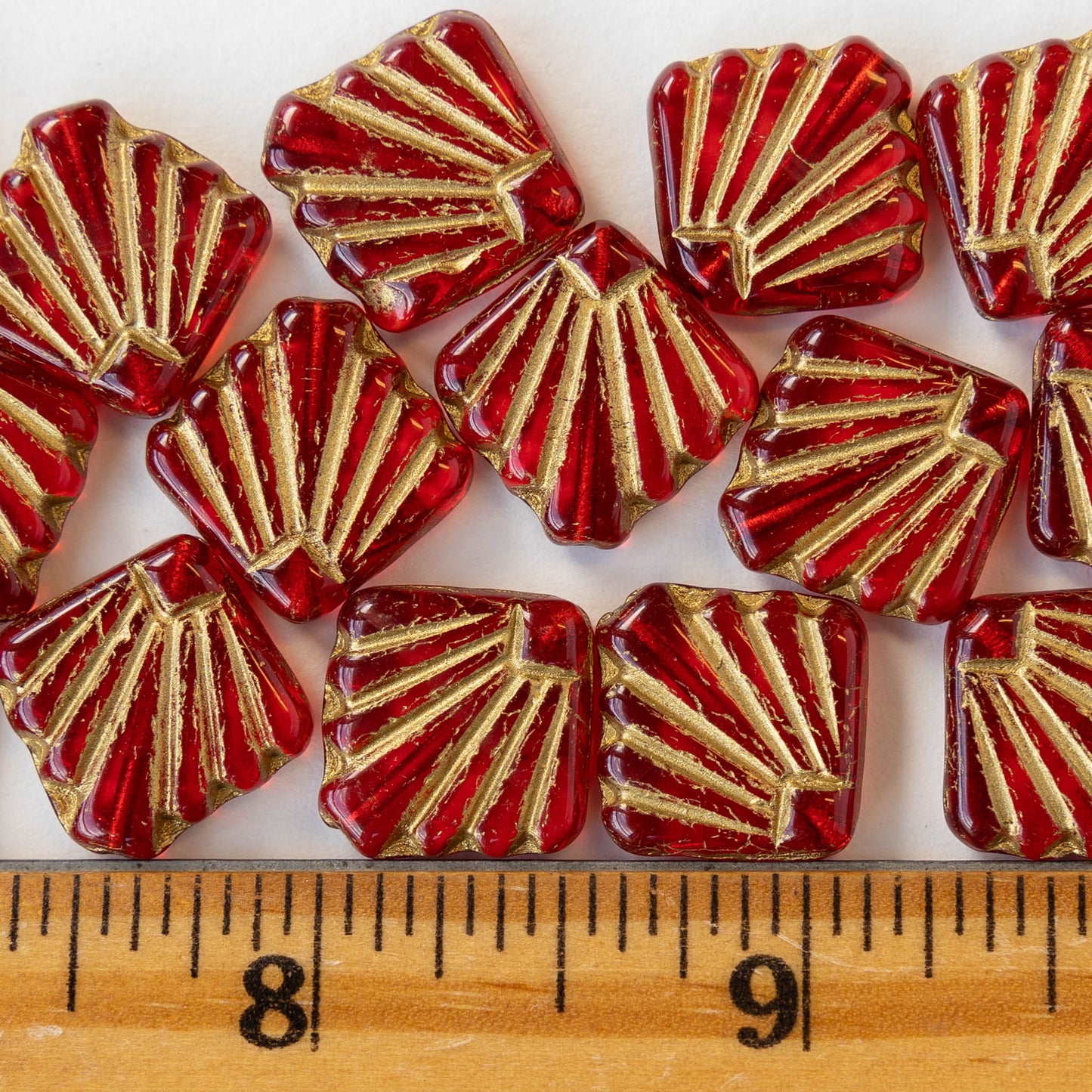 14mm Diafan Beads - Red with Gold Wash - 8 beads