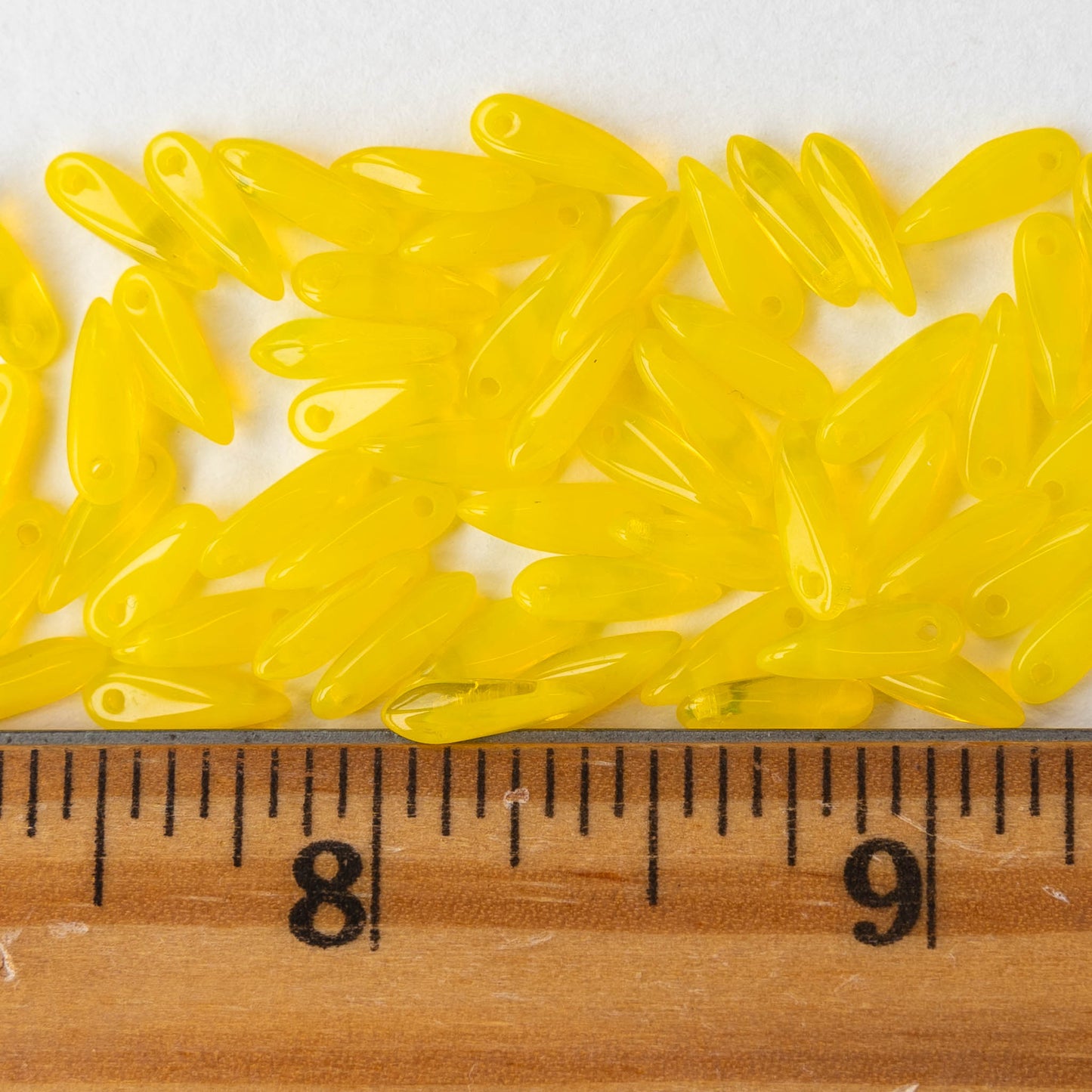 11mm Dagger Beads - Yellow Crystal Mix - 50 beads