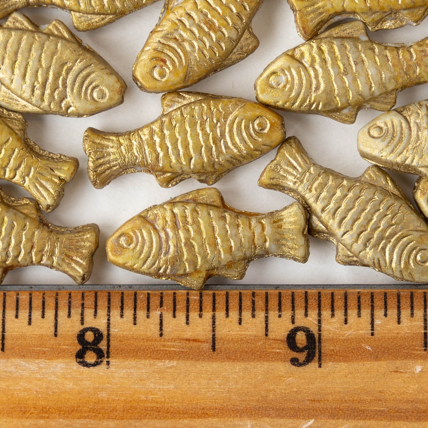25mm Glass Fish Beads - Ivory White with Gold Wash - 4 fish