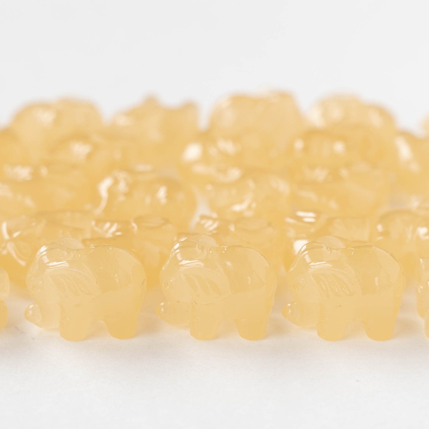 Elephant Beads - Resin - Opaque Pale Yellow - 6 Beads