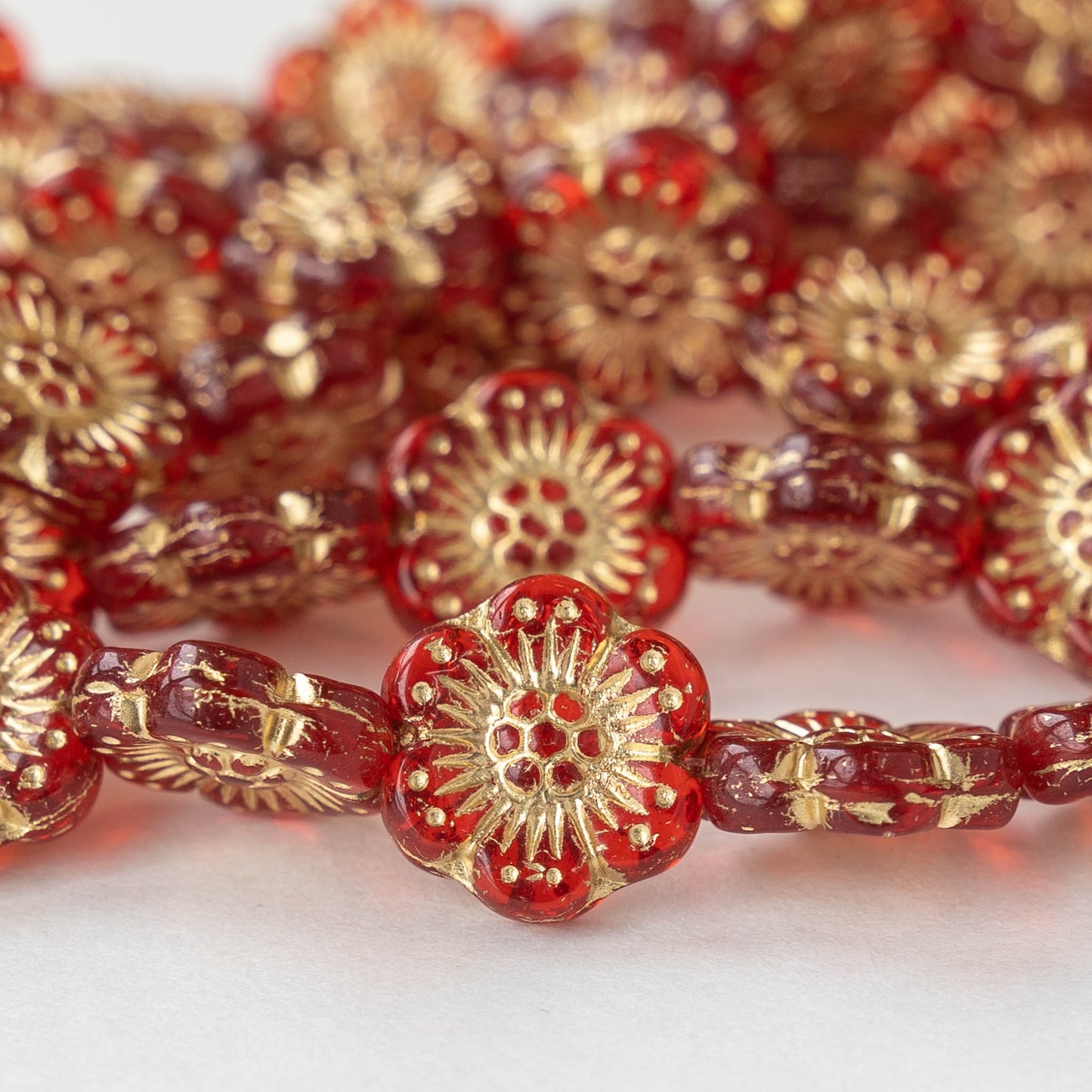 14mm Anemone Flower Beads - Red with Gold Wash - 10 Beads