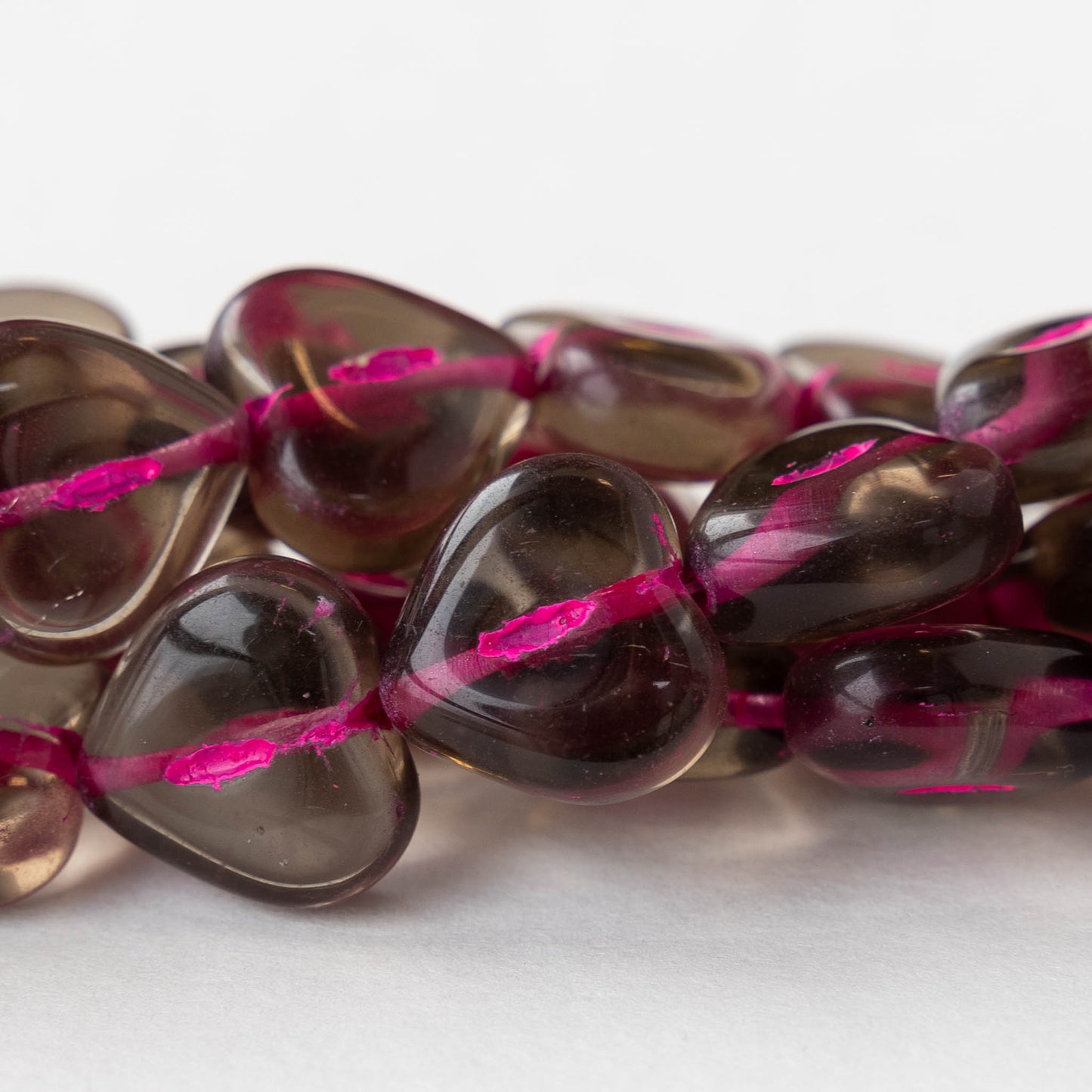 14mm Glass Heart Beads - Transparent Gray with Pink Line - 6 hearts