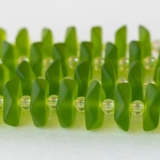 14mm Wavy Rondelle - Lime Green - 10 Beads