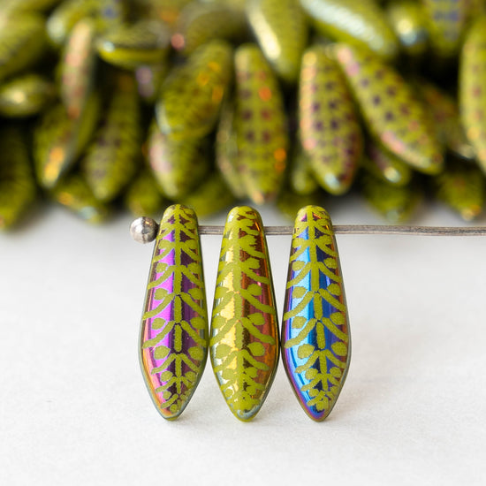 16mm Glass Dagger Beads - Wasabi Green Iris - 25