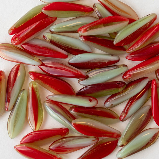 16mm Glass Dagger Beads - Red and Green Mix - 50 Beads