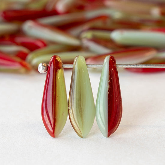 16mm Glass Dagger Beads - Red and Green Mix - 50 Beads