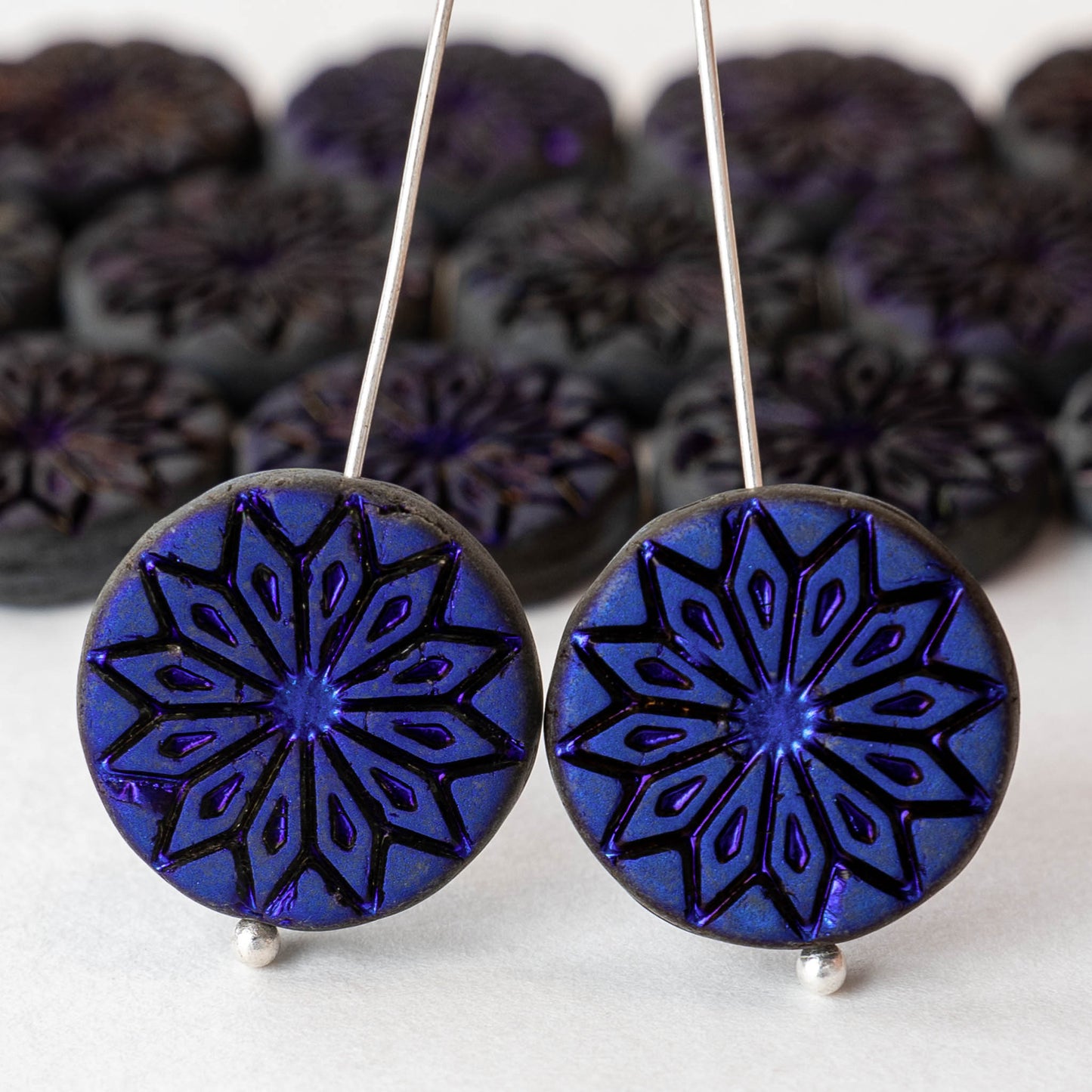 18mm Star Flower Coin - Iridescent Purple Blue on Black Matte - 4 or 12