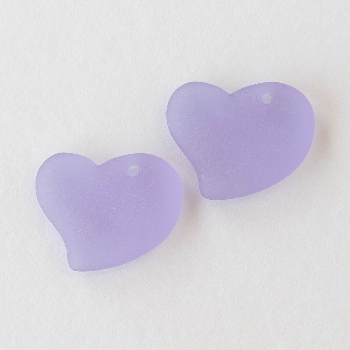 Load image into Gallery viewer, 18mm Frosted Glass Hearts - Lavender - 2 Beads
