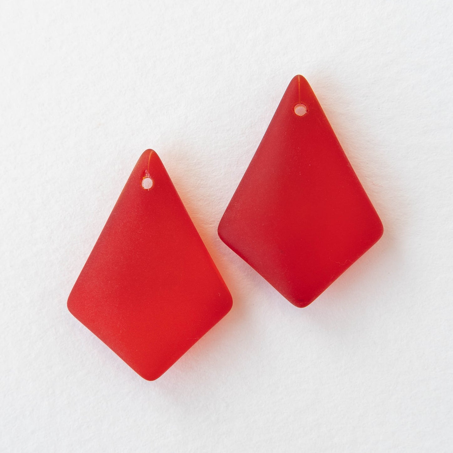 20x28mm Frosted Glass Diamond Pendants - Red Matte - 4 pendants