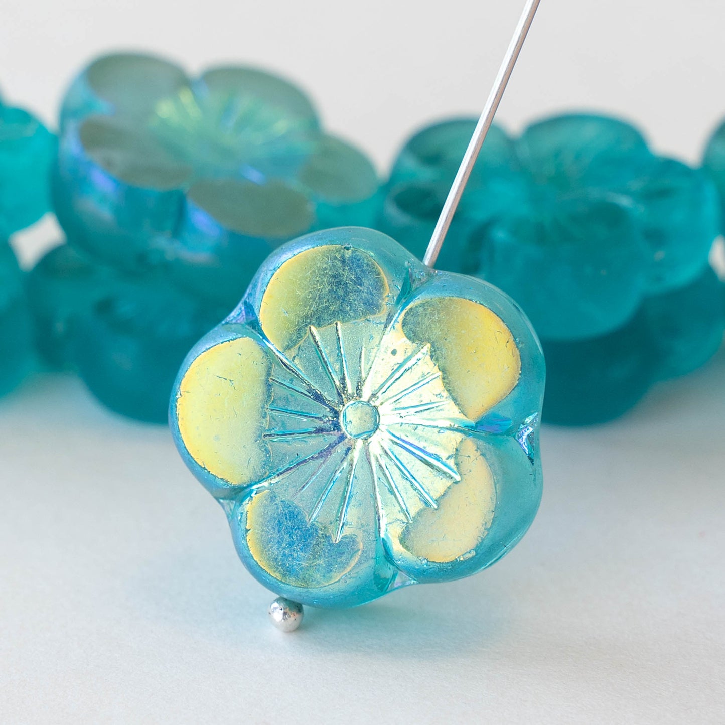 21mm Flower Beads - Aquamarine Blue AB - 15 Beads