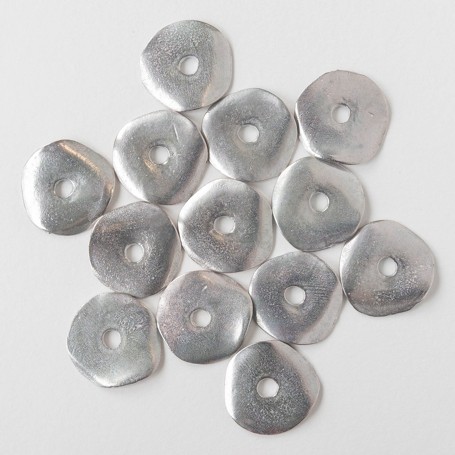 Load image into Gallery viewer, 22mm Cornflake Beads - Pewter - 2 beads
