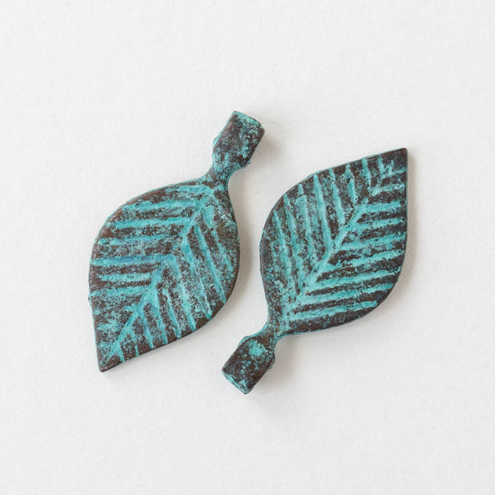 14x29mm Mykonos Metal Leaf Pendant - Green Patina