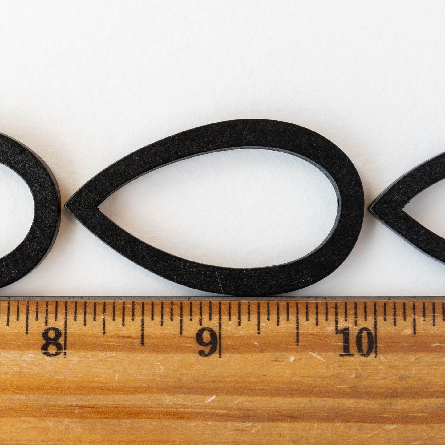 29x49mm Wooden Teardrop Beads - Black - 4 teardrops