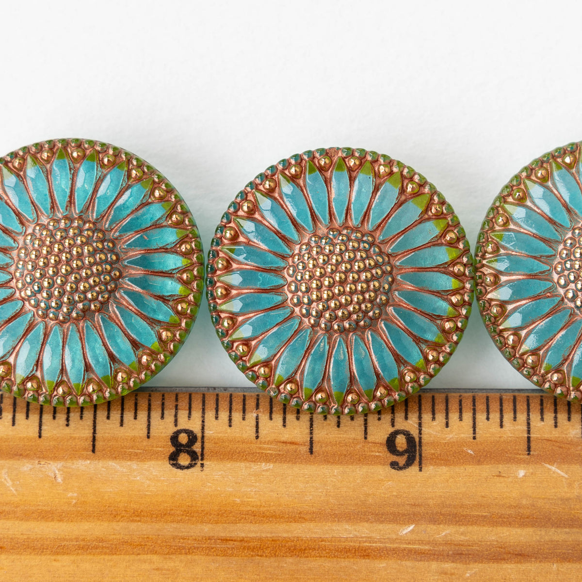 ZoTuoART 16-Piece Resin Sunflower Buttons - Candy Color Cartoon Flower Shirt Buttons, 15mm, DIY Sewing Accessories