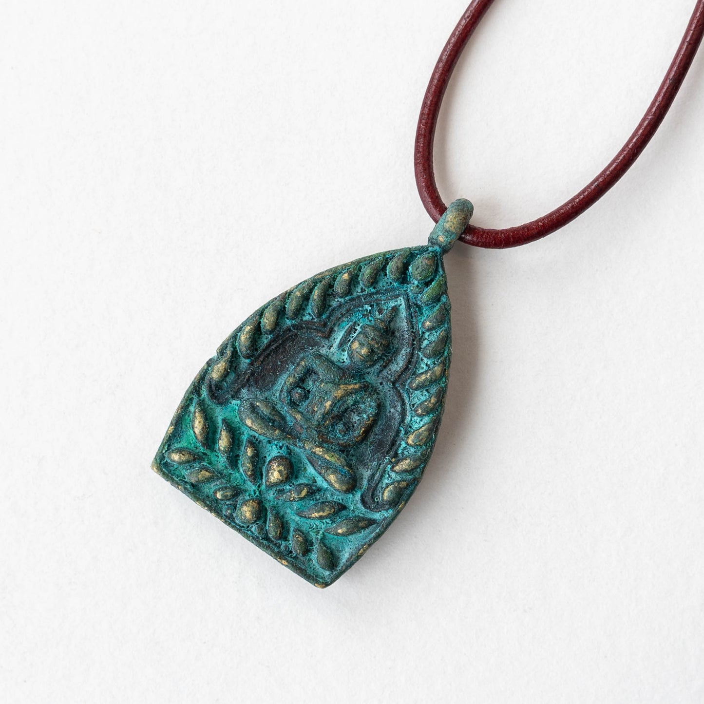 Peaceful Sitting Buddha Amulet - Patinated - 1 piece