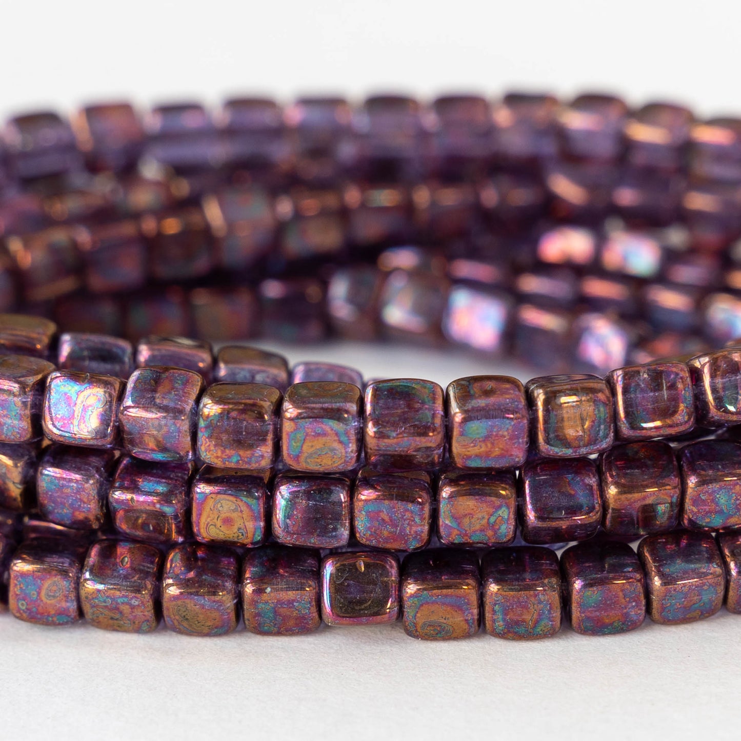 4mm Glass Cube Beads - Transparent Purple with a Rainbow Finish - 40 beads