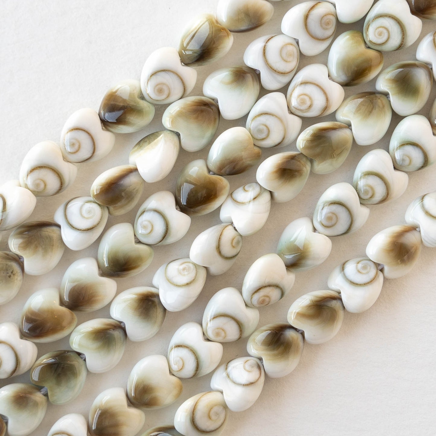 Tiny Shiva Shell Heart Beads - 10 or 30 beads – funkyprettybeads