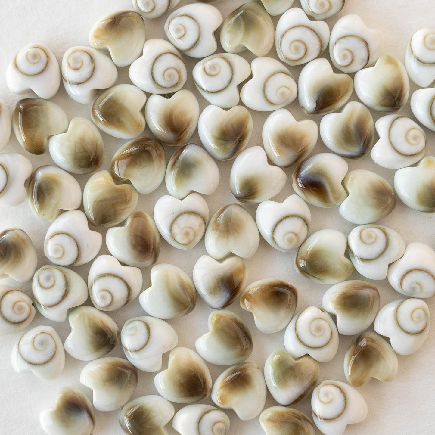 Tiny Shiva Shell Heart Beads - 10 or 30 beads – funkyprettybeads