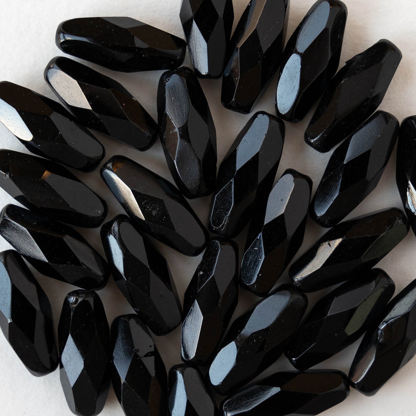 15mm Faceted Oval Beads - Opaque Black - 20 beads