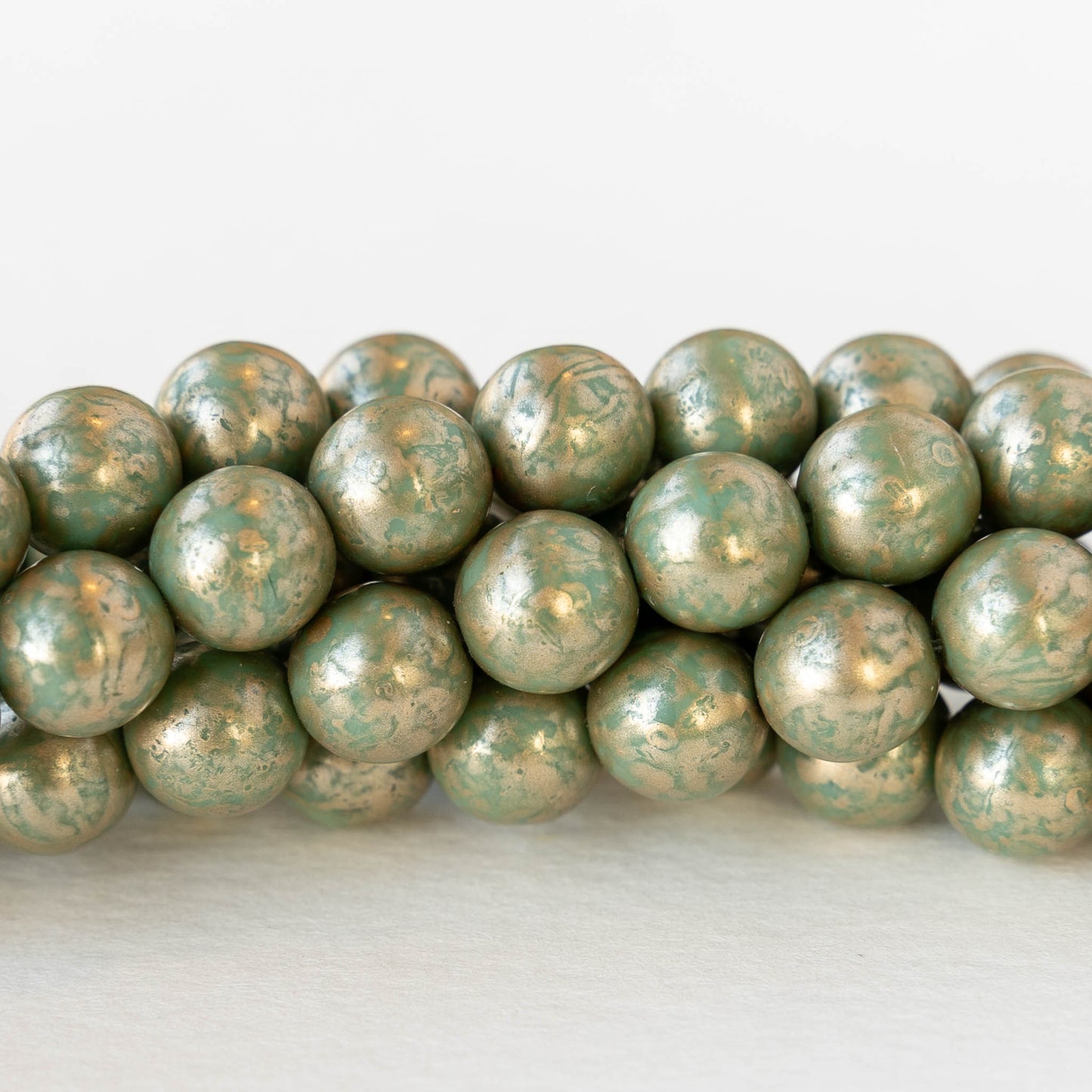 8mm Round Glass Beads - Opaque Green with Gold Dust - 20 beads