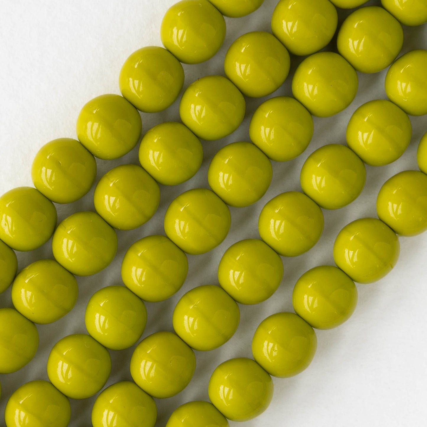 8mm Round Glass Beads - Opaque Green - 20 Beads