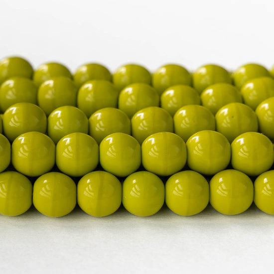 8mm Round Glass Beads - Opaque Green - 20 Beads