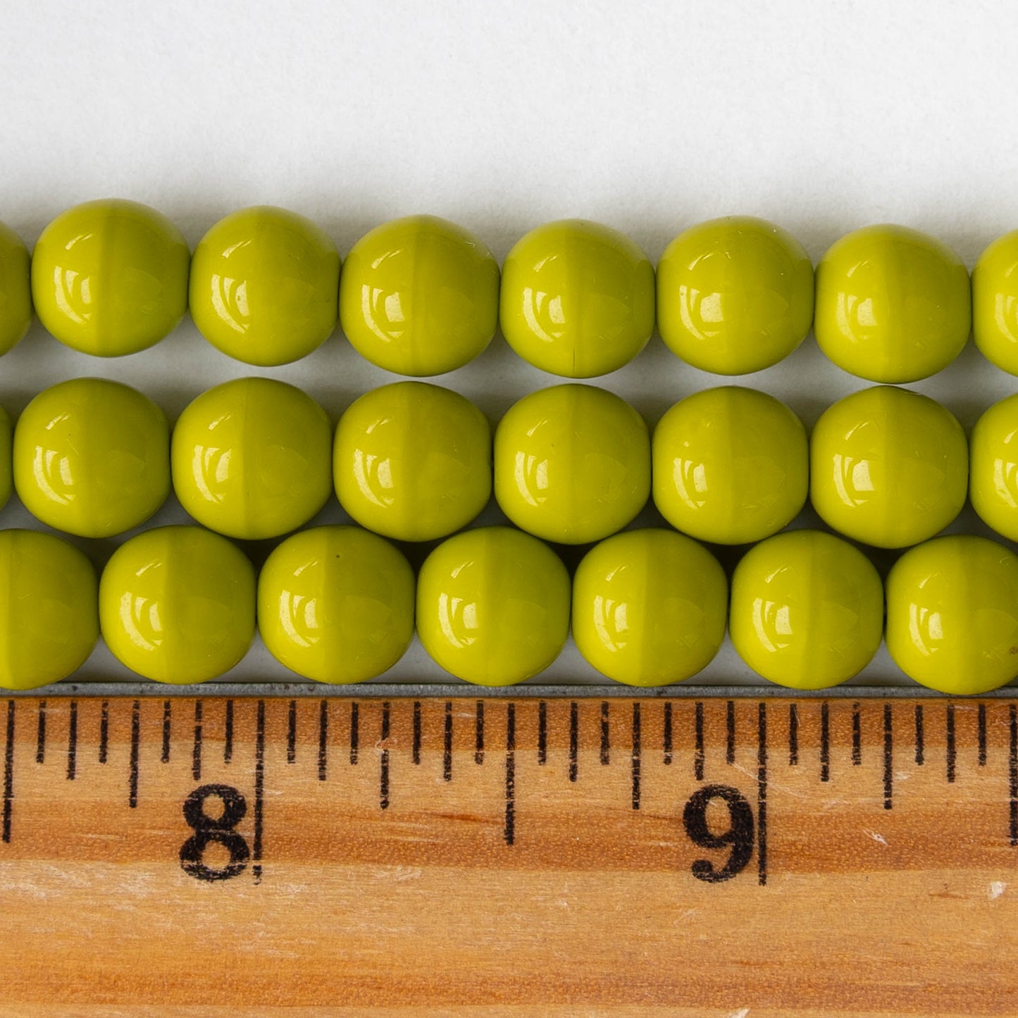 8mm Round Glass Beads - Opaque Green - 20 Beads