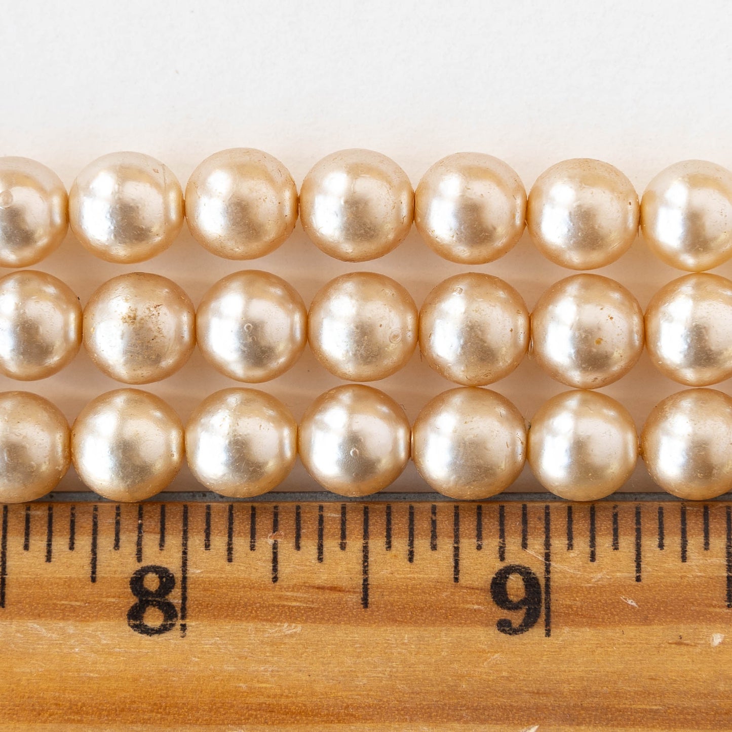 8mm Round Glass Beads - Opaque Pearly Ivory - 20 beads