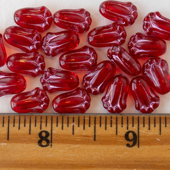 12mm Tulip Flower - Transparent Red with Pink Wash - 20 beads