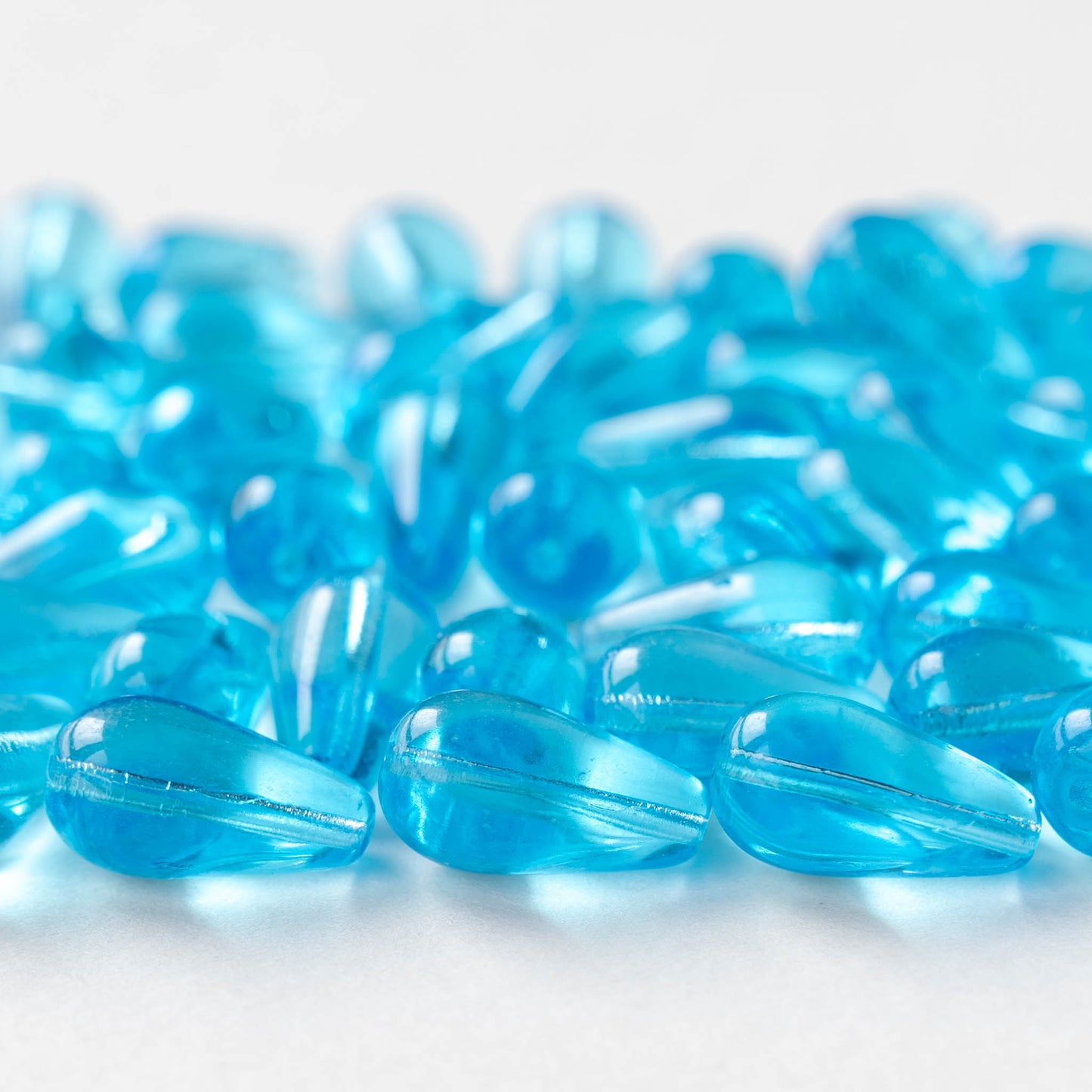 8x15mm Glass Teardrop Beads - Blue - 20 Beads
