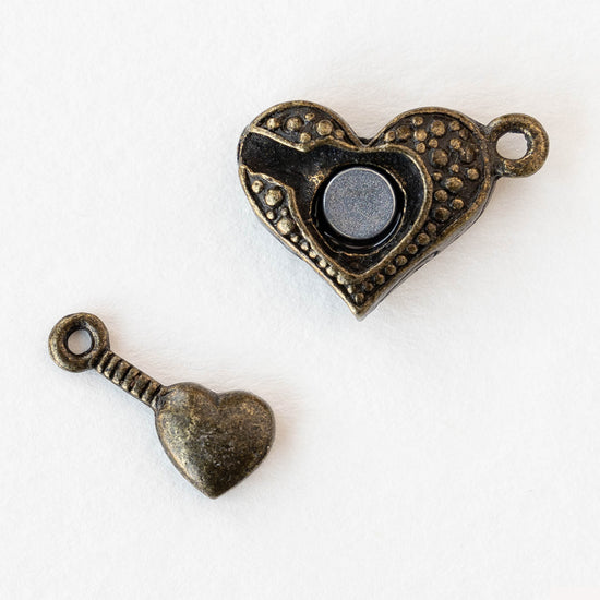 Magnetic Heart Clasp - Antiqued Brass - 1 clasp