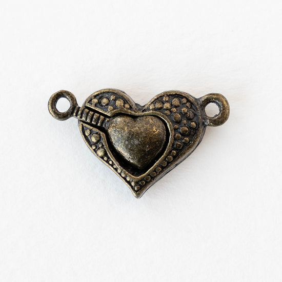 Magnetic Heart Clasp - Antiqued Brass - 1 clasp