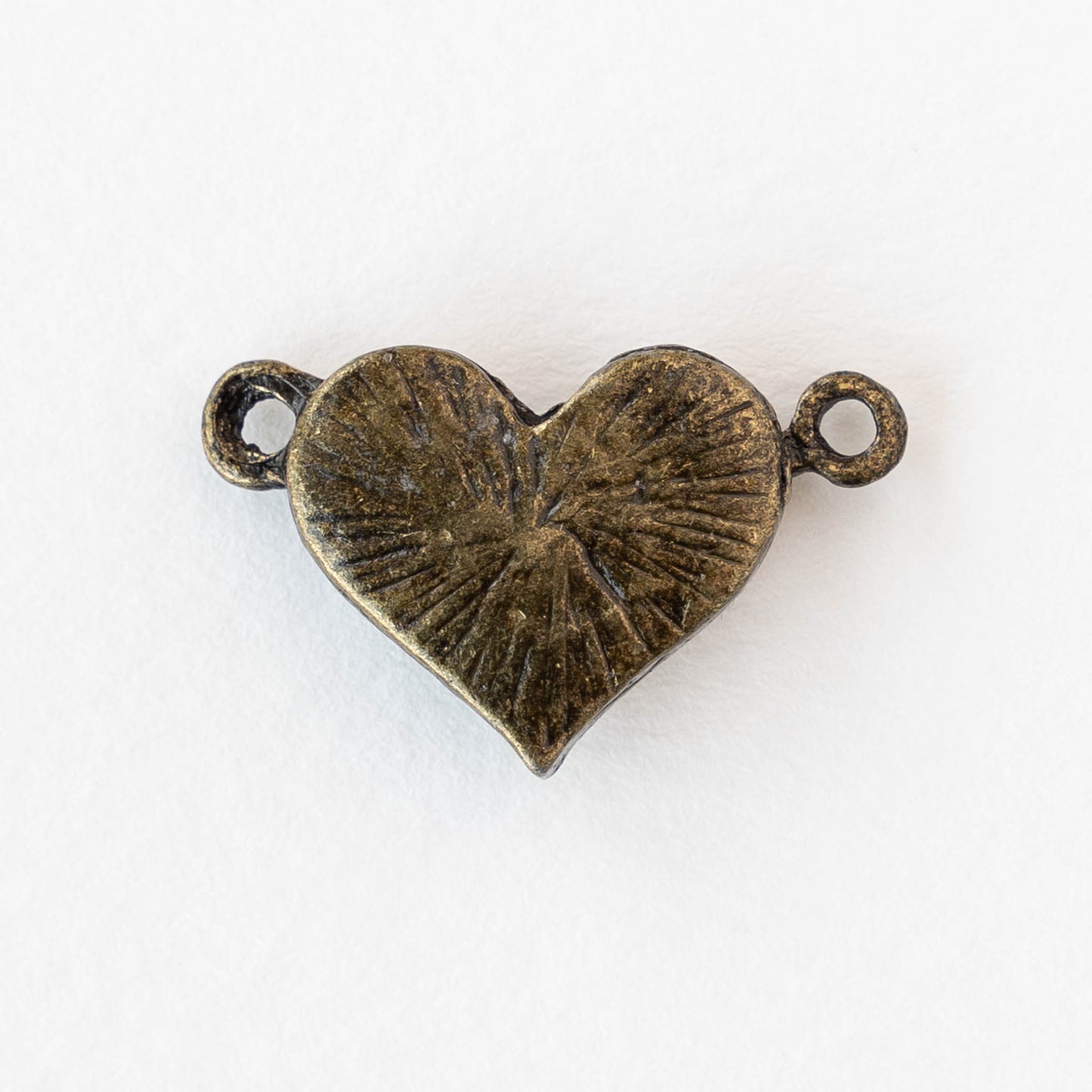 Magnetic Heart Clasp - Antiqued Brass - 1 clasp