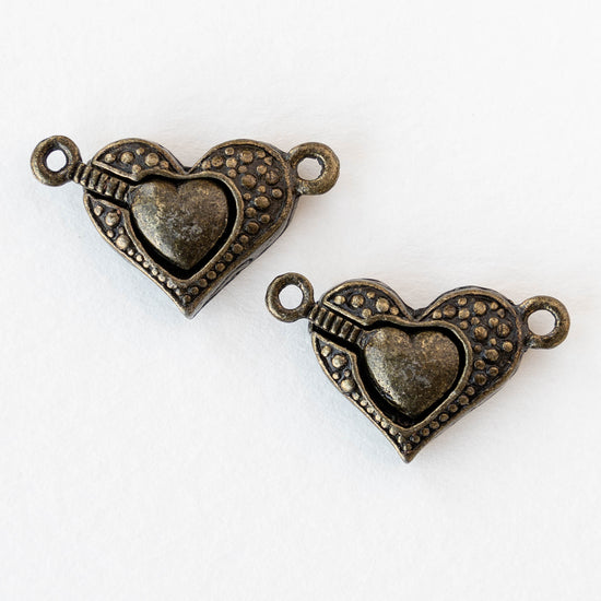 Magnetic Heart Clasp - Antiqued Brass - 1 clasp