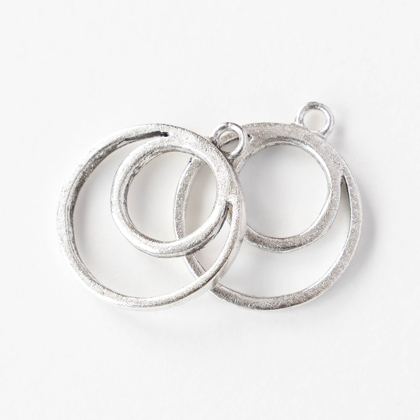 Open Split Circle Pendant - Silver Plated - 1, 2 or 6 pieces