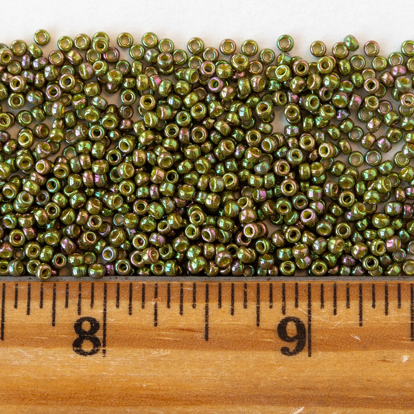 11/0 Glass Seed Beads - Light Green Iris - 10 grams