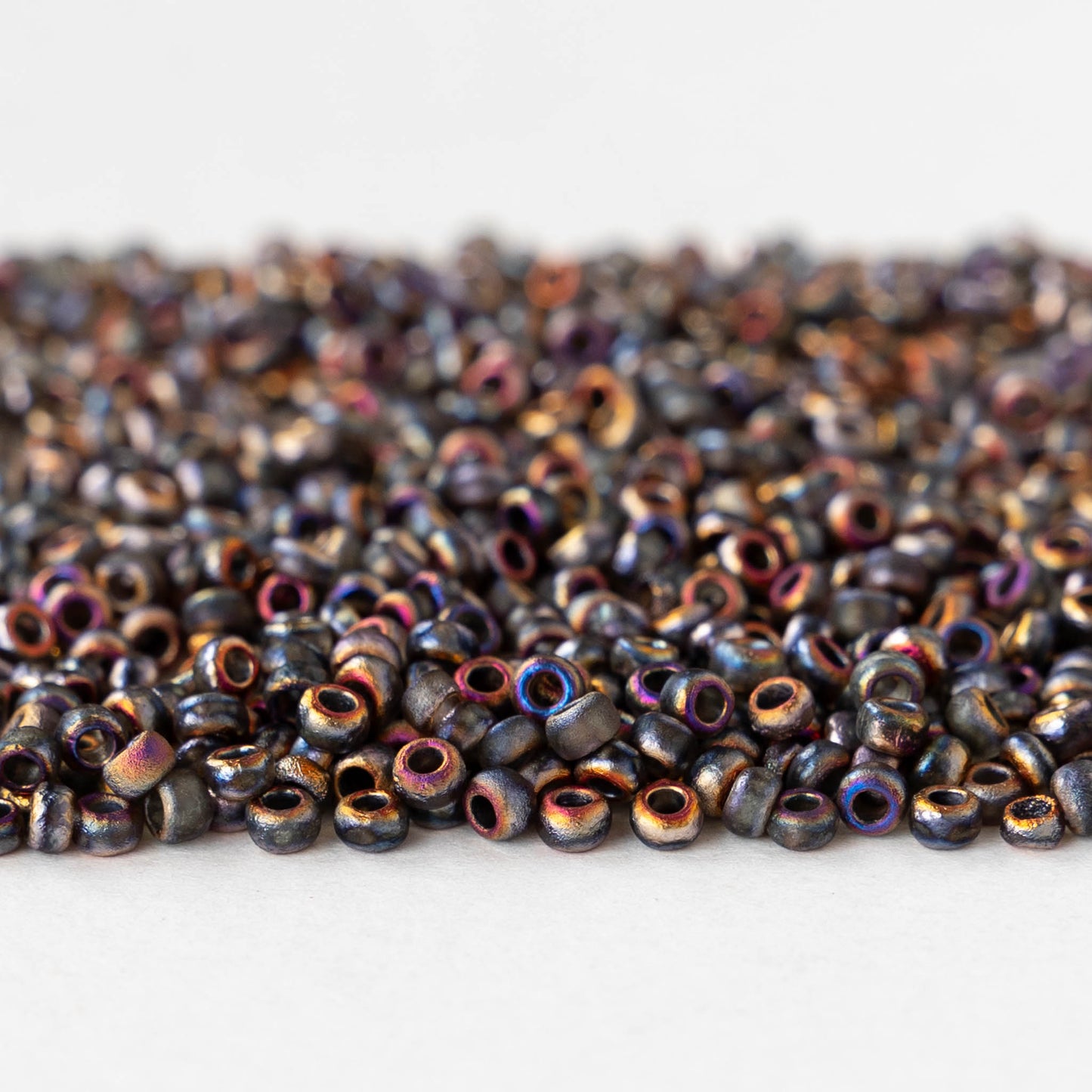 Size 8/0 Glass Seed Beads - Etched Crystal Sliperit - 10 grams ~180 beads