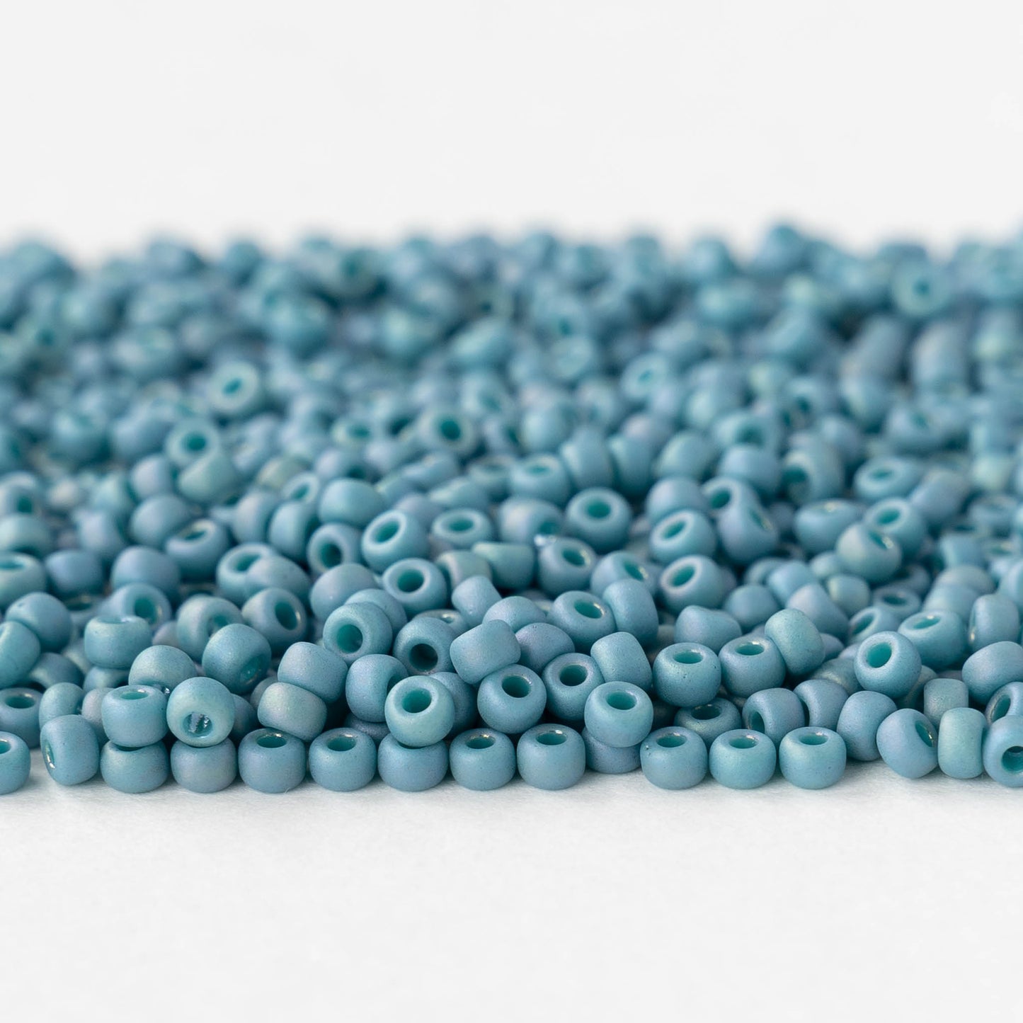 Size 8/0 Glass Seed Beads - Peacock Rainbow - 10 grams
