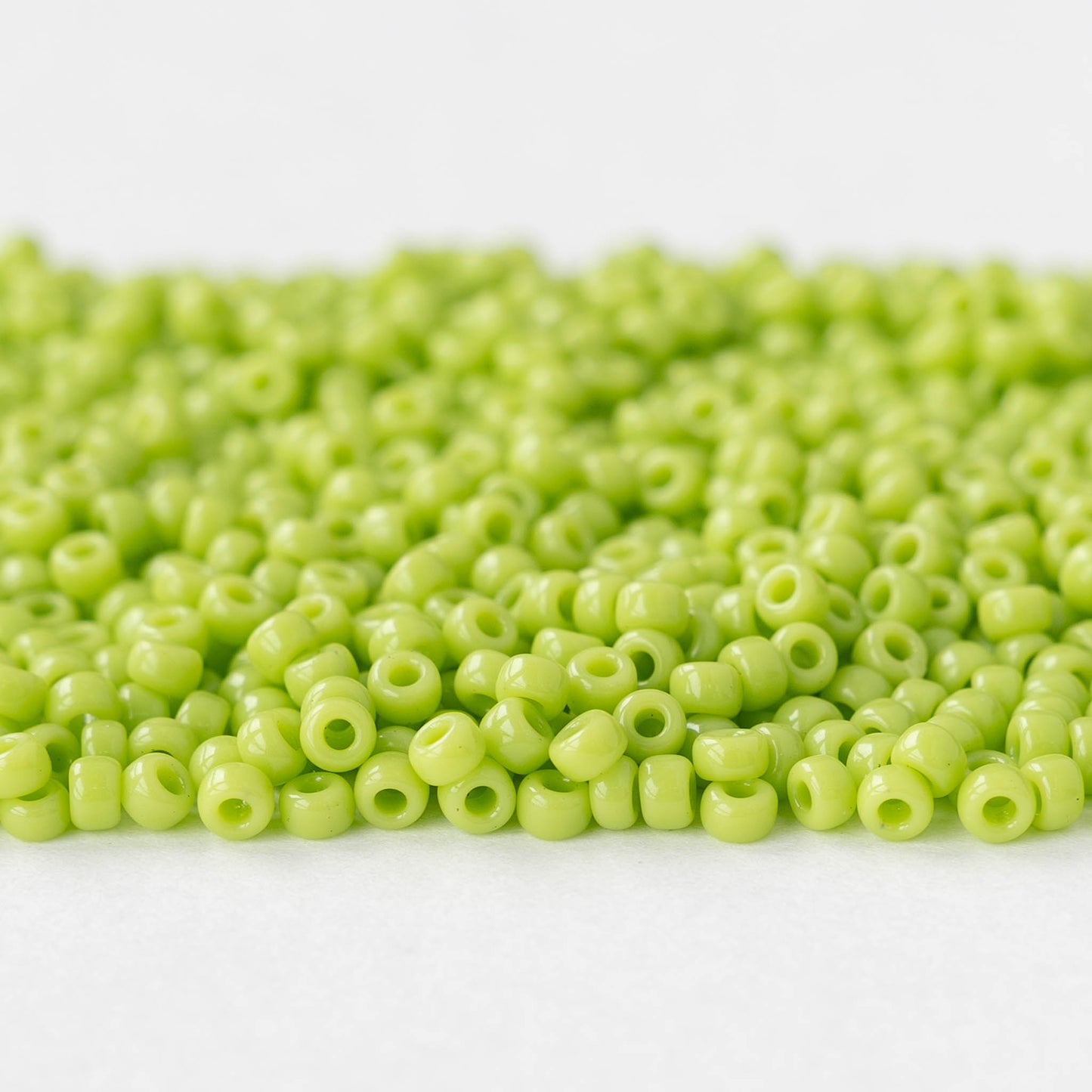 Size 8/0 Glass Seed Beads - Chartreuse - 10 grams