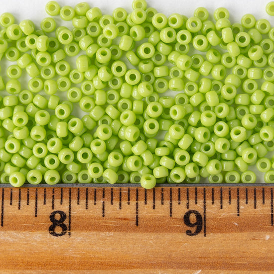 Size 8/0 Glass Seed Beads - Chartreuse - 10 grams