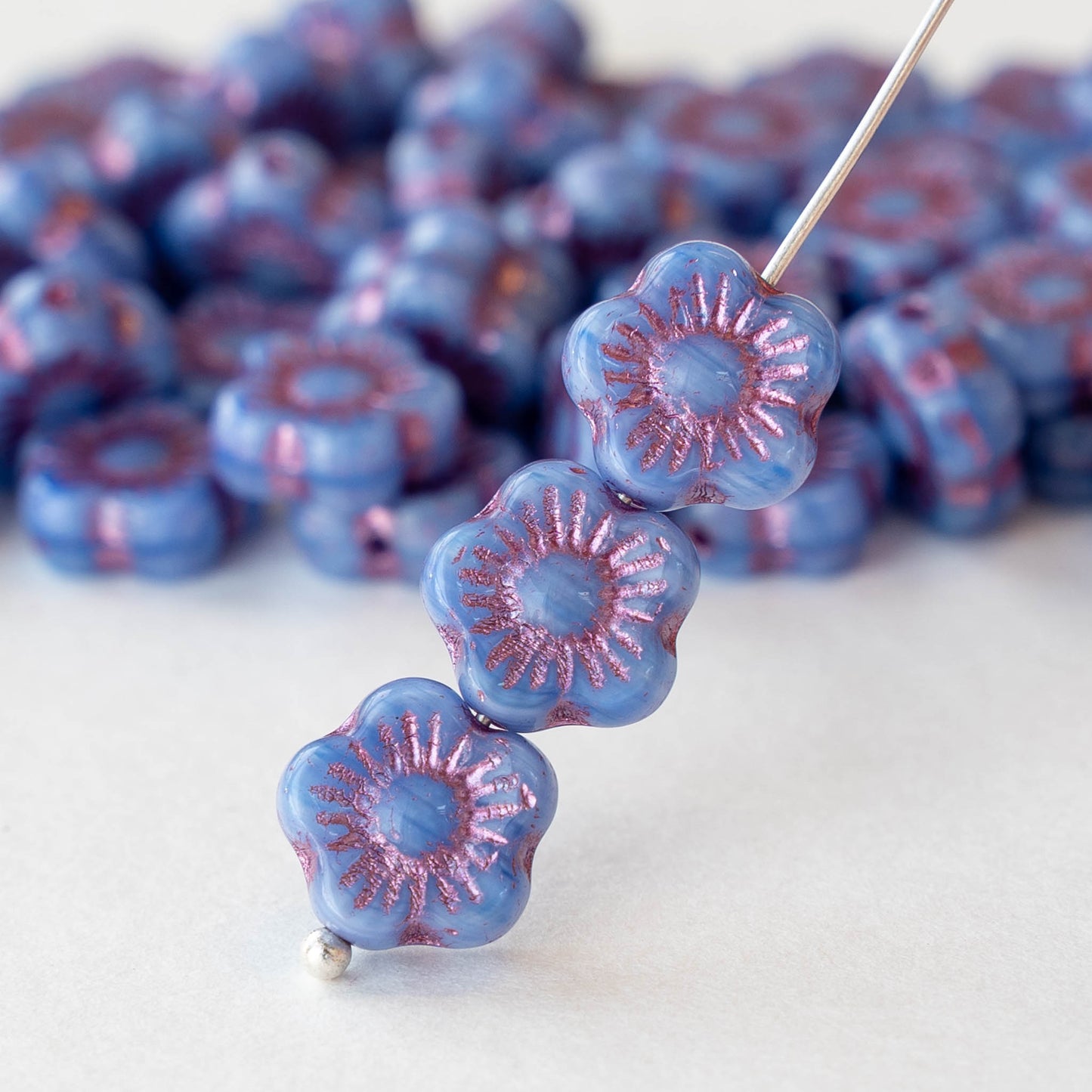 10mm Glass Flower Beads - Periwinkle with Pink Wash - 20 beads