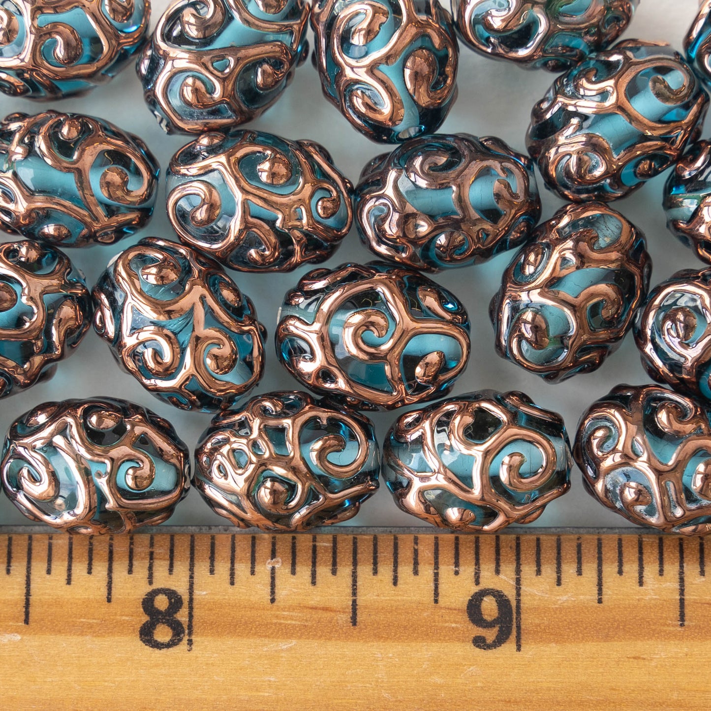 Load image into Gallery viewer, 10x15mm Handmade Lampwork Oval Beads - Aquamarine - 2,4 or 8

