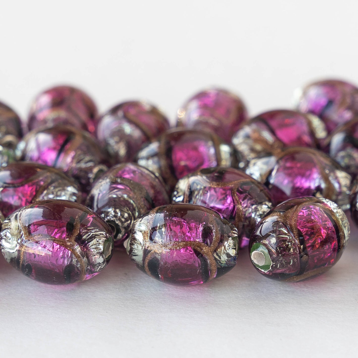 Load image into Gallery viewer, 10x15mm Handmade Oval Lampwork Foil Beads - Violet - 2,4 or 8
