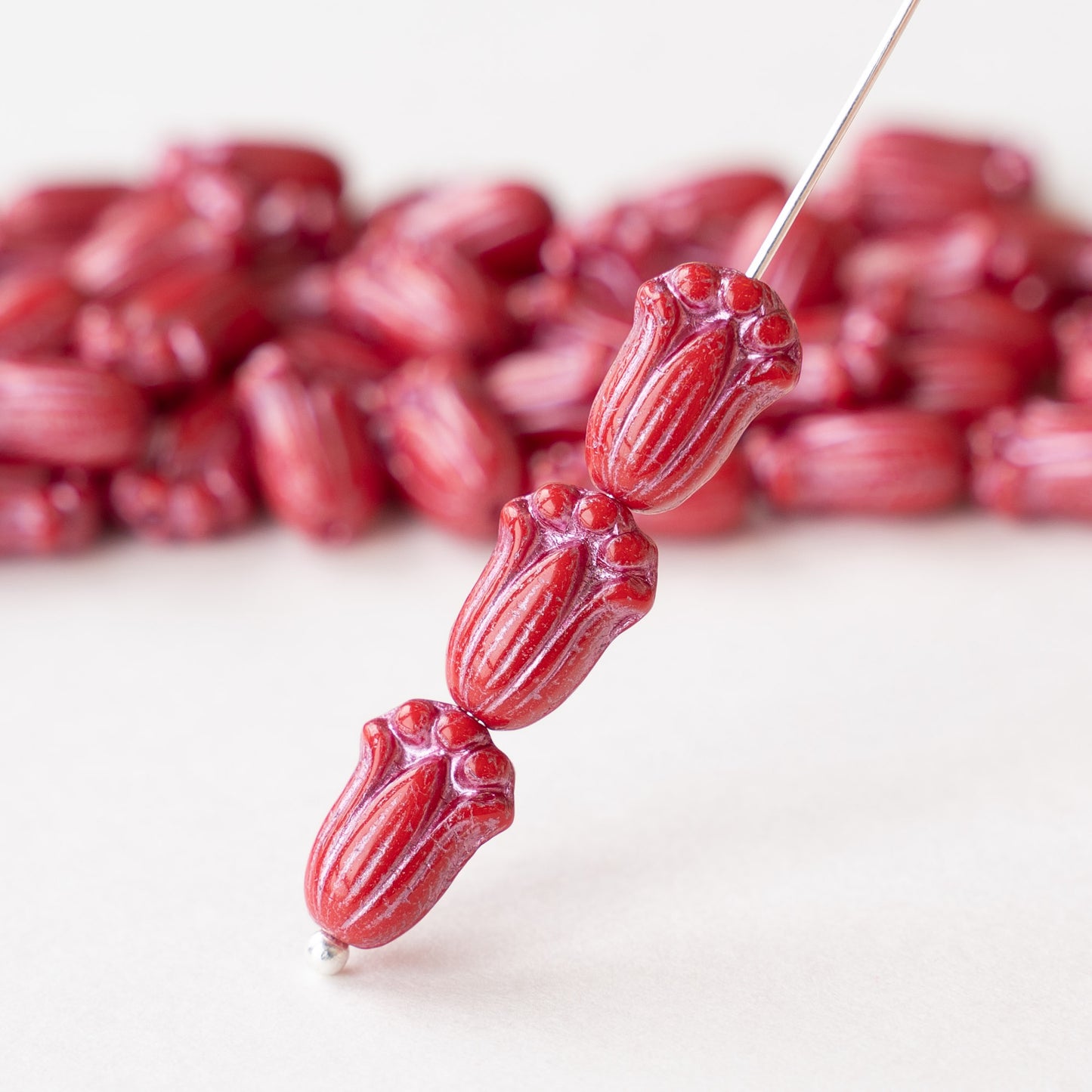 Load image into Gallery viewer, 12mm Glass Tulip Beads - Red with Pink Wash - 10 Beads
